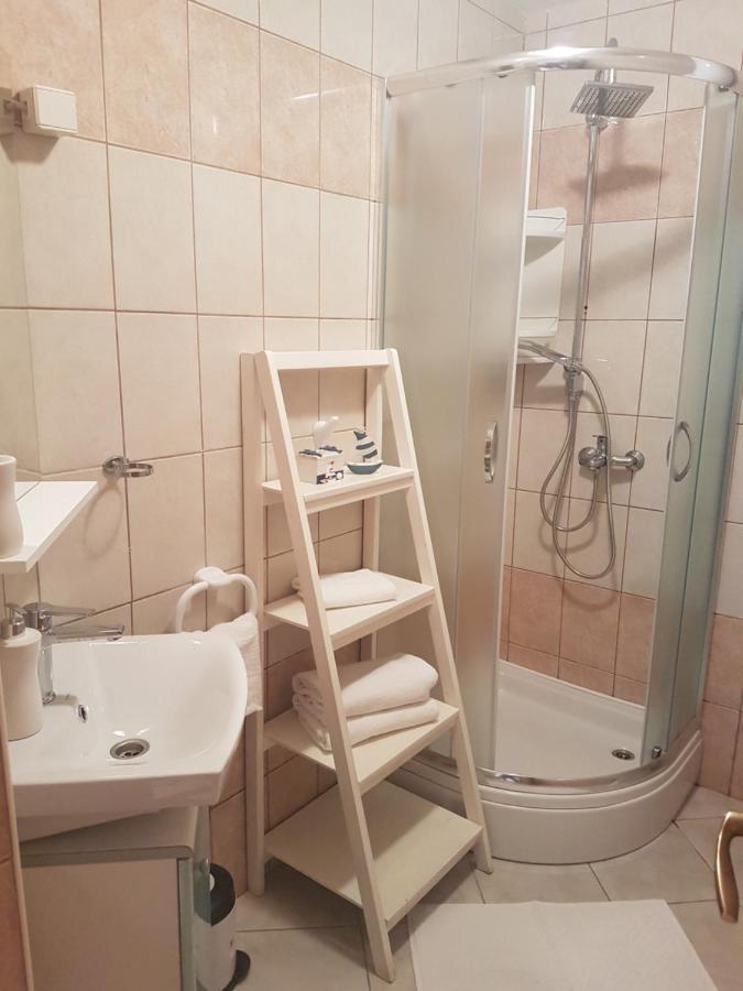 Apartments Milka Povljana Eksteriør bilde